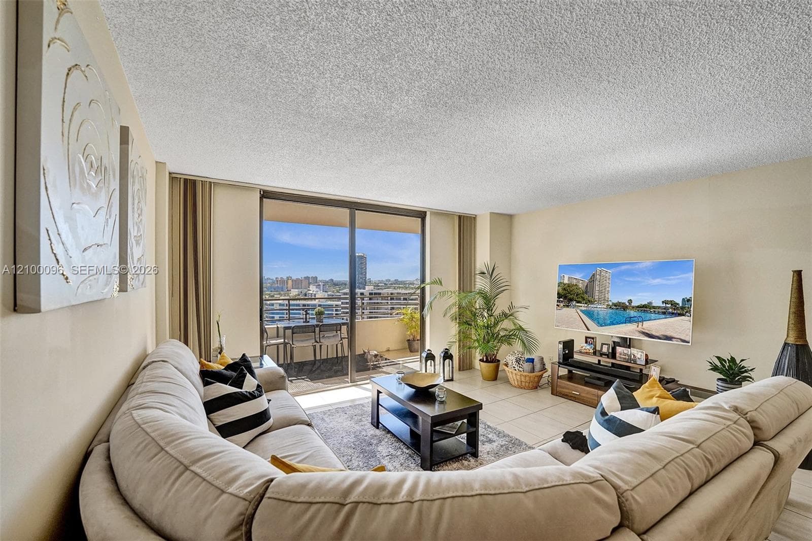 2500 Parkview Dr # 1716, Hallandale Beach FL 33009
