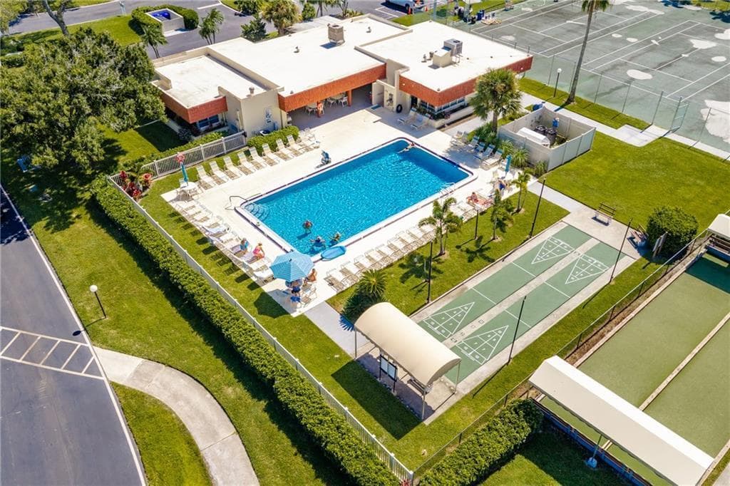 99 SPRING LAKE Drive # 101, Vero Beach FL 32962