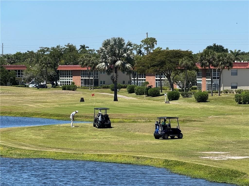 99 SPRING LAKE Drive # 101, Vero Beach FL 32962