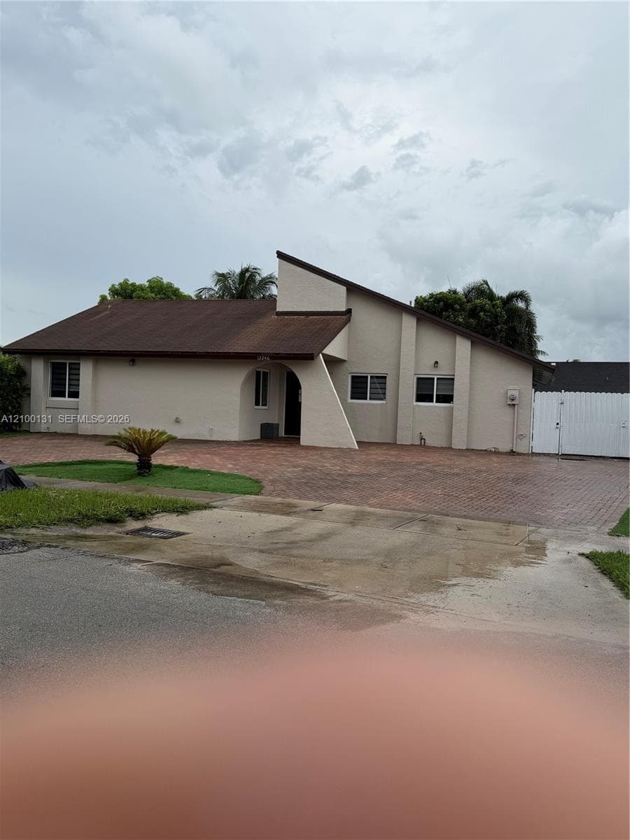 12246 SW 210th St, Miami FL 33177