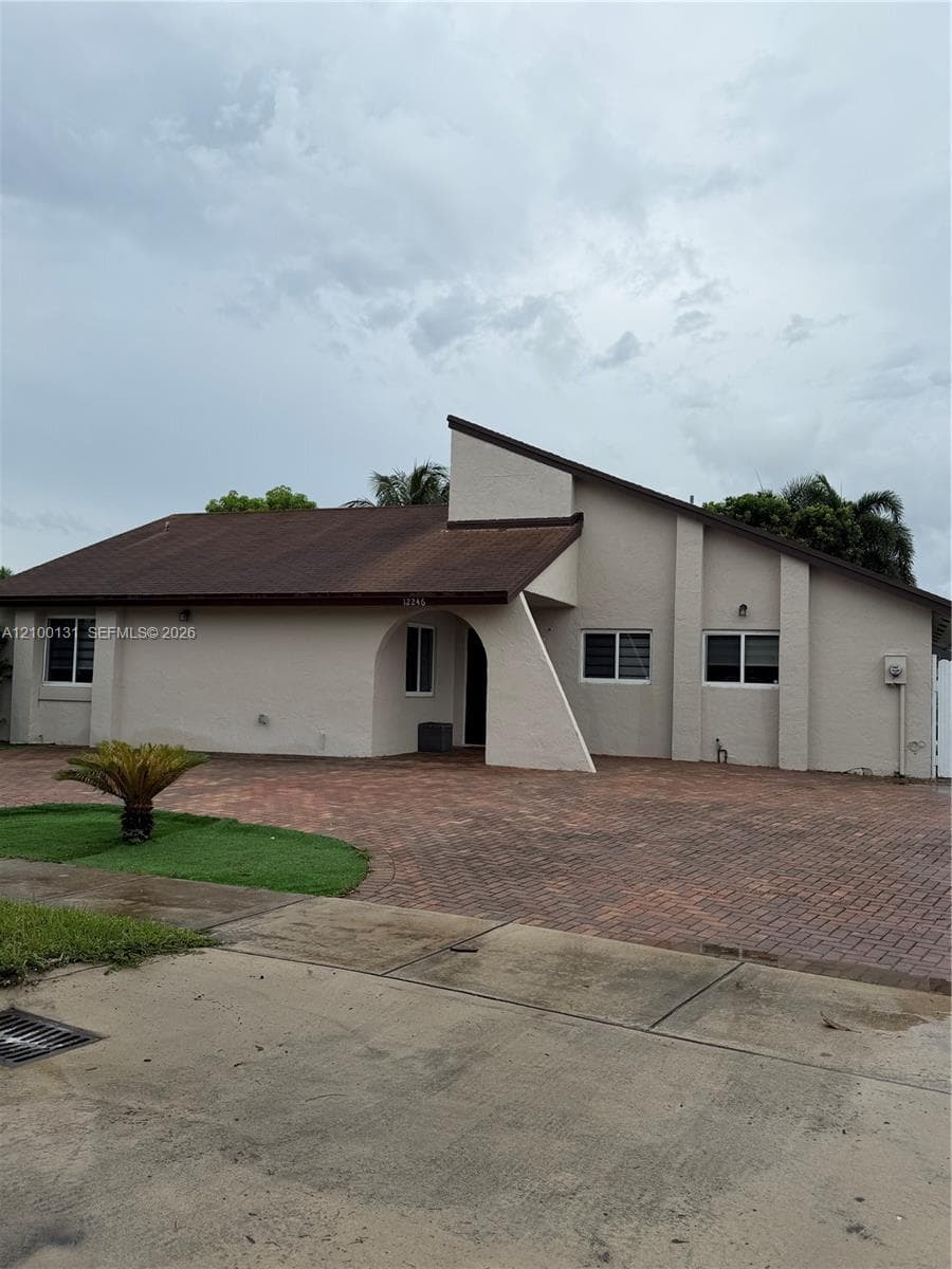 12246 SW 210th St, Miami FL 33177