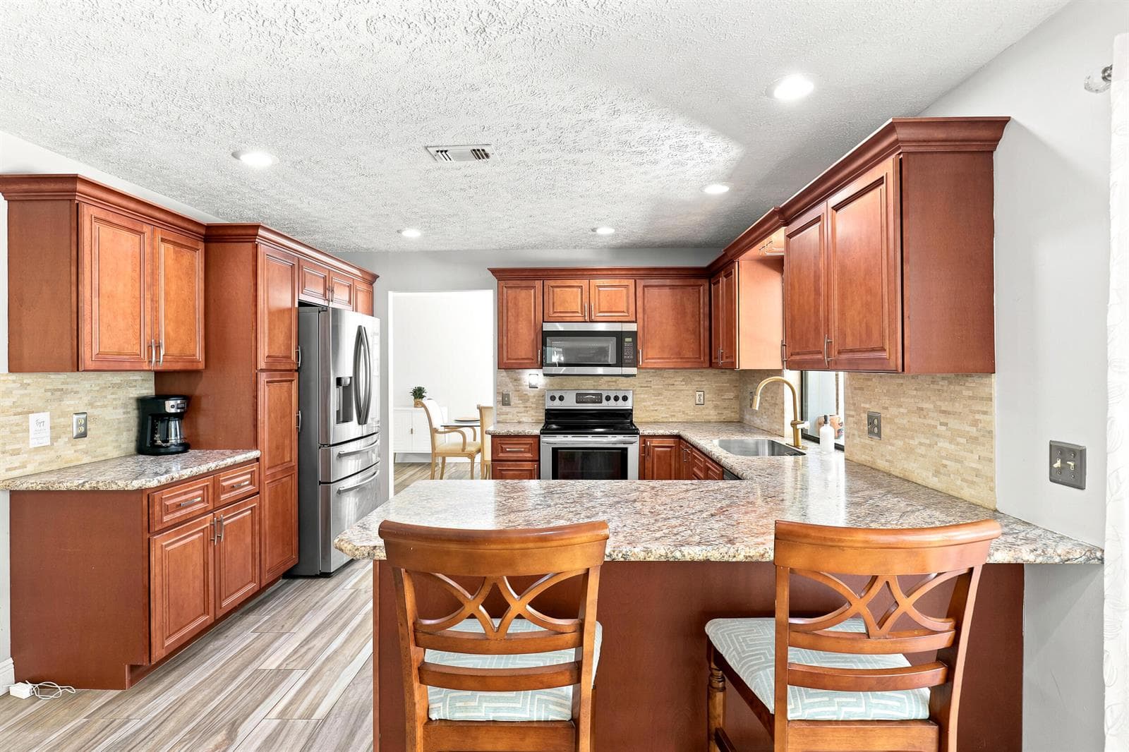 2526 SE VICTORY Avenue, Port St. Lucie FL 34952