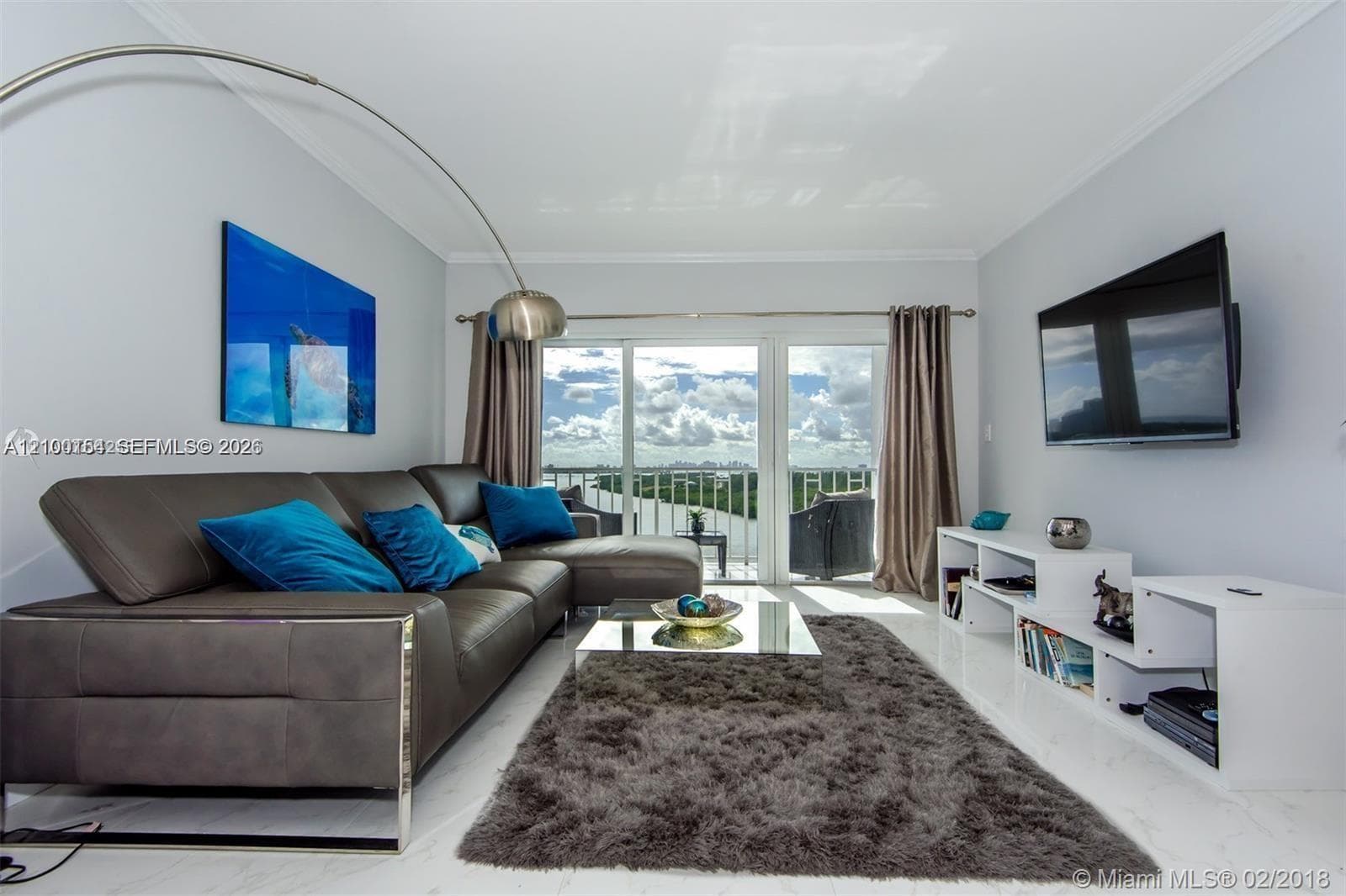 300 Bayview Dr # 1102, Sunny Isles Beach FL 33160