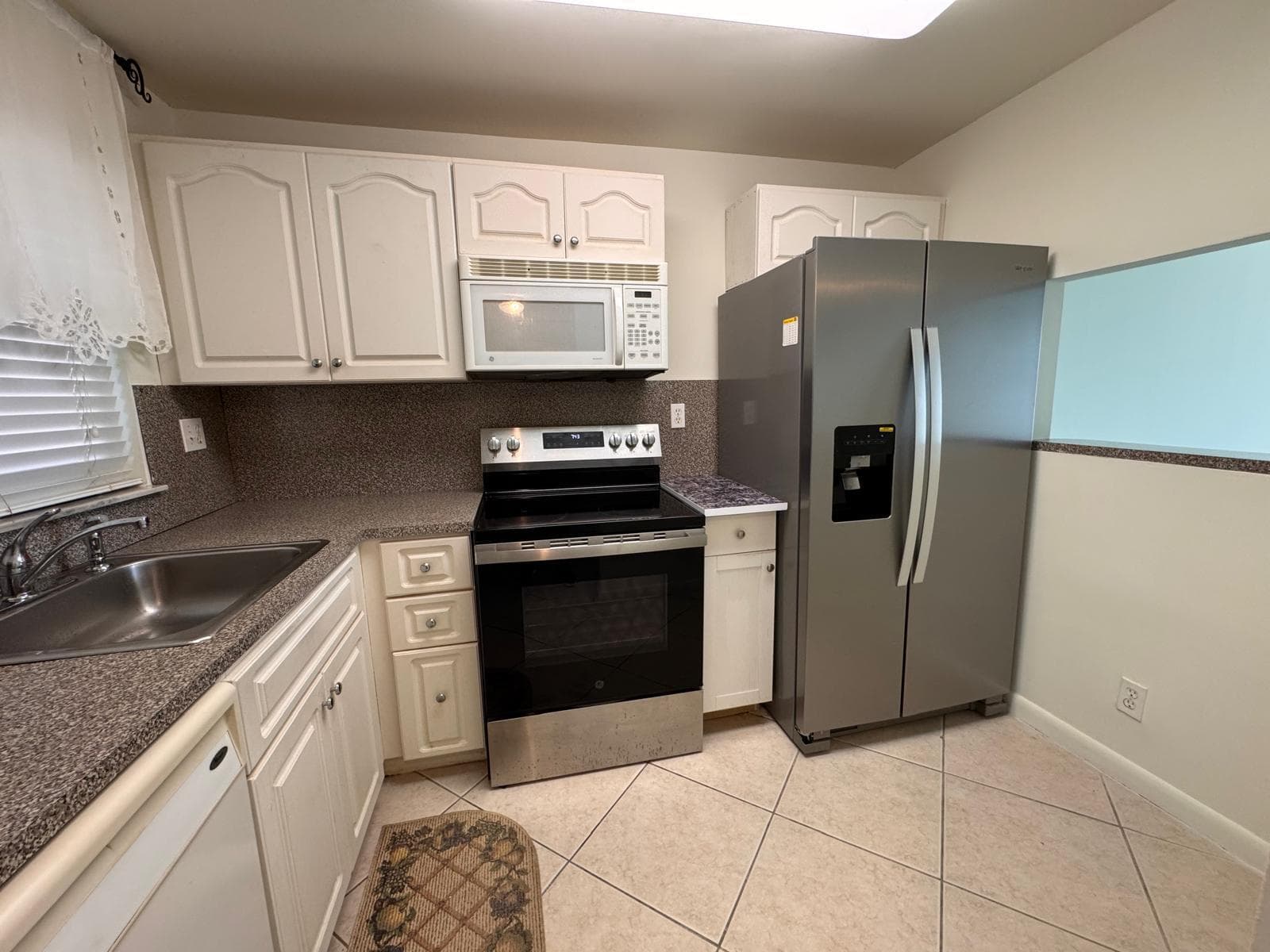 9660 SUNRISE LAKES Boulevard # 202, Sunrise FL 33322