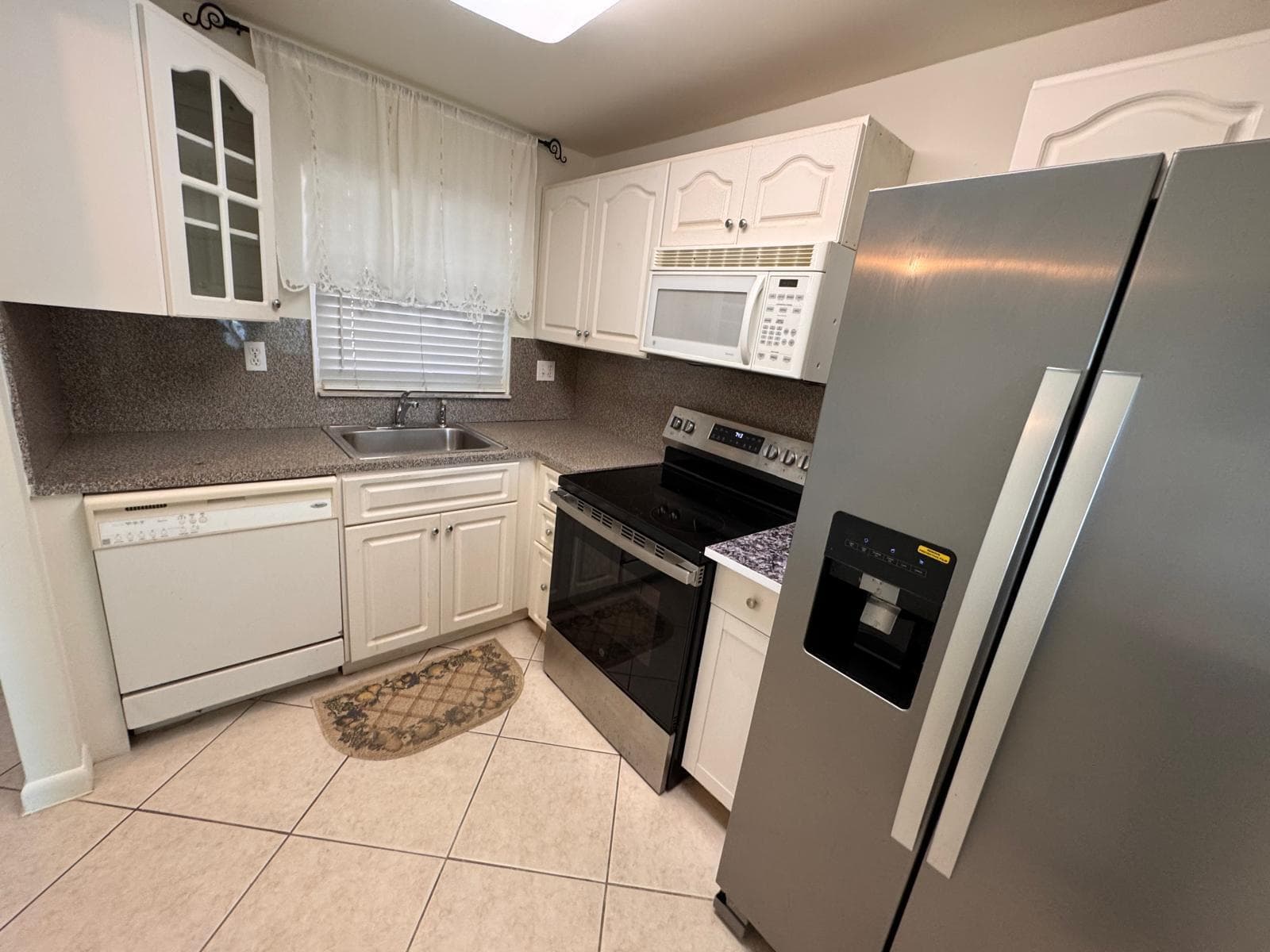 9660 SUNRISE LAKES Boulevard # 202, Sunrise FL 33322