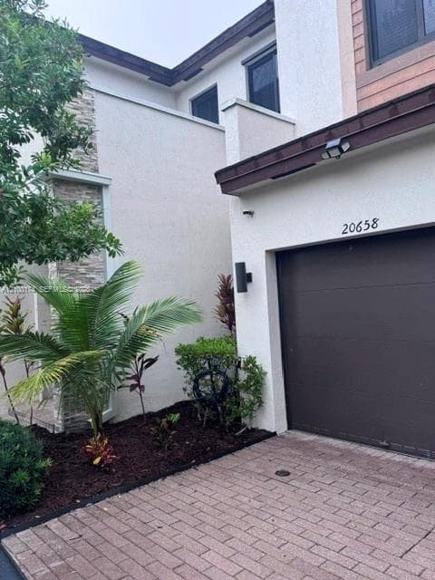20658 NE 2nd Ct, Miami FL 33179