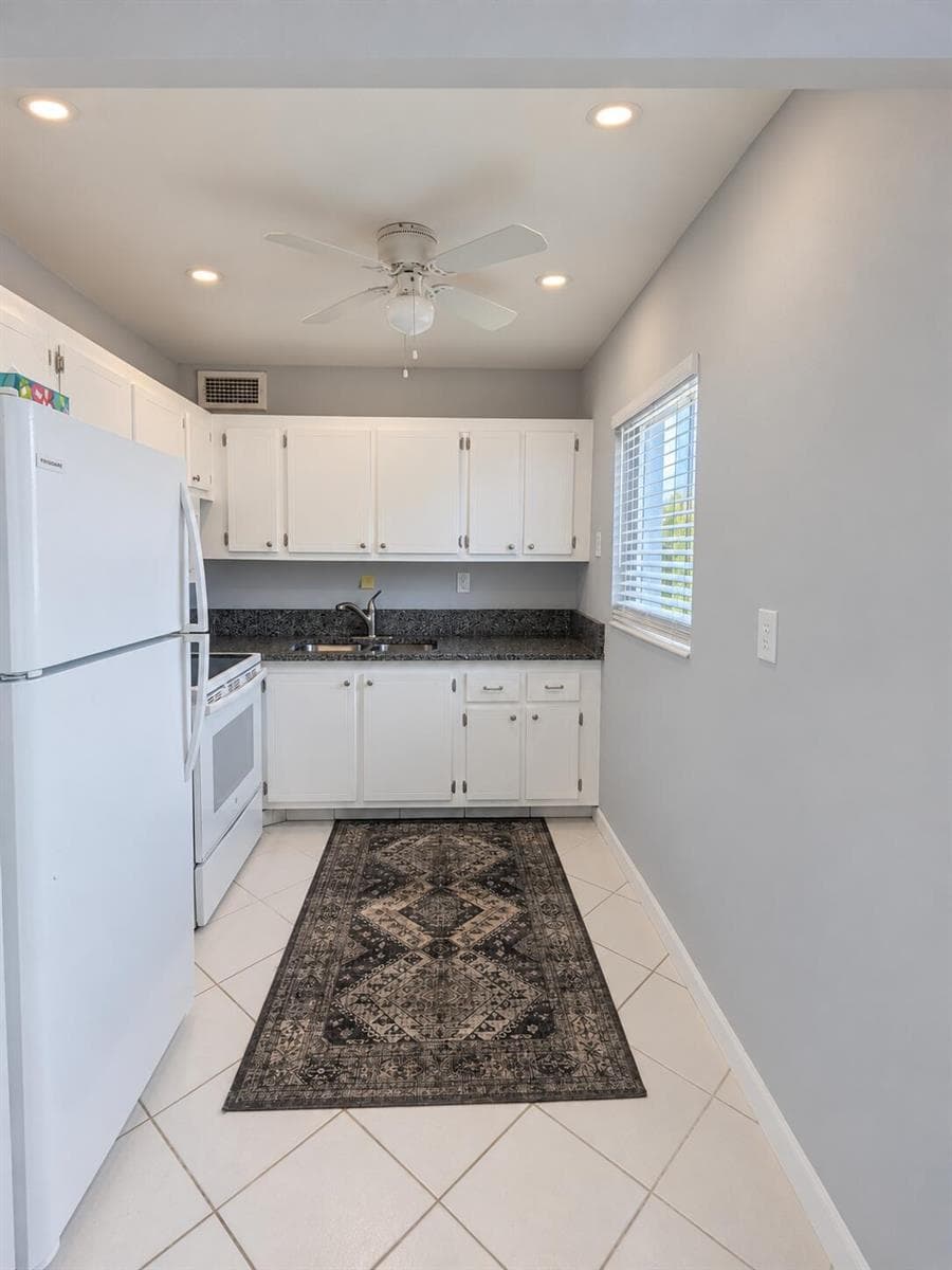 100 Kingswood E, West Palm Beach FL 33417