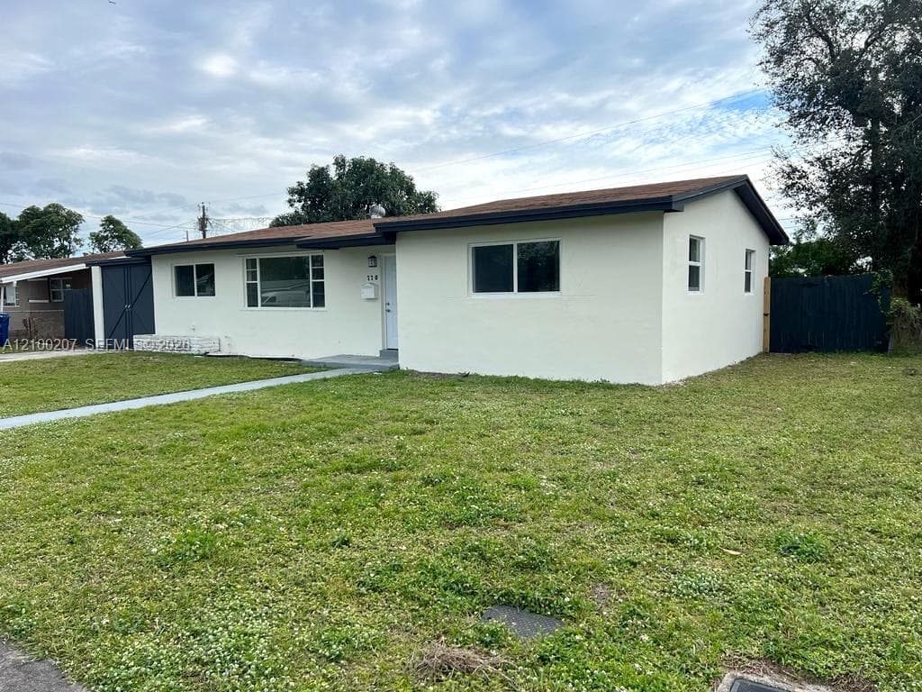 770 NW 179th St, Miami Gardens FL 33169