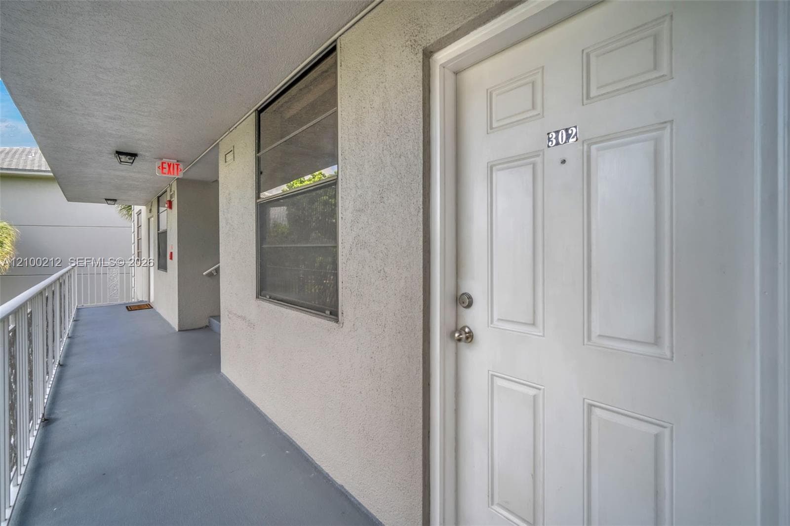 1530 Whitehall Dr # 302, Davie FL 33324