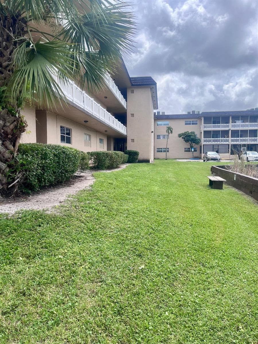 5861 NW 16TH Place # 313, Sunrise FL 33313