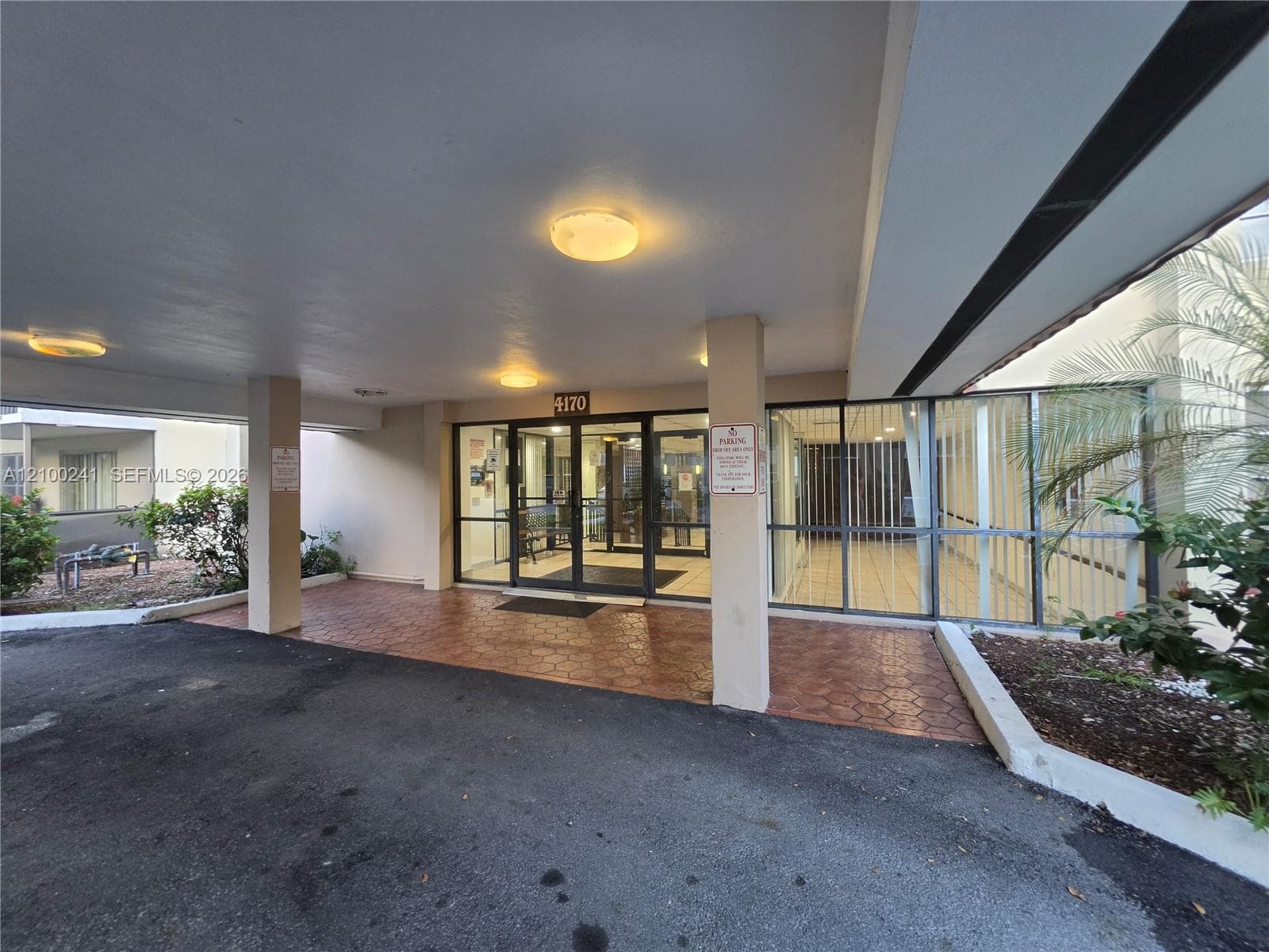 4170 Inverrary Dr # 311, Lauderhill FL 33319