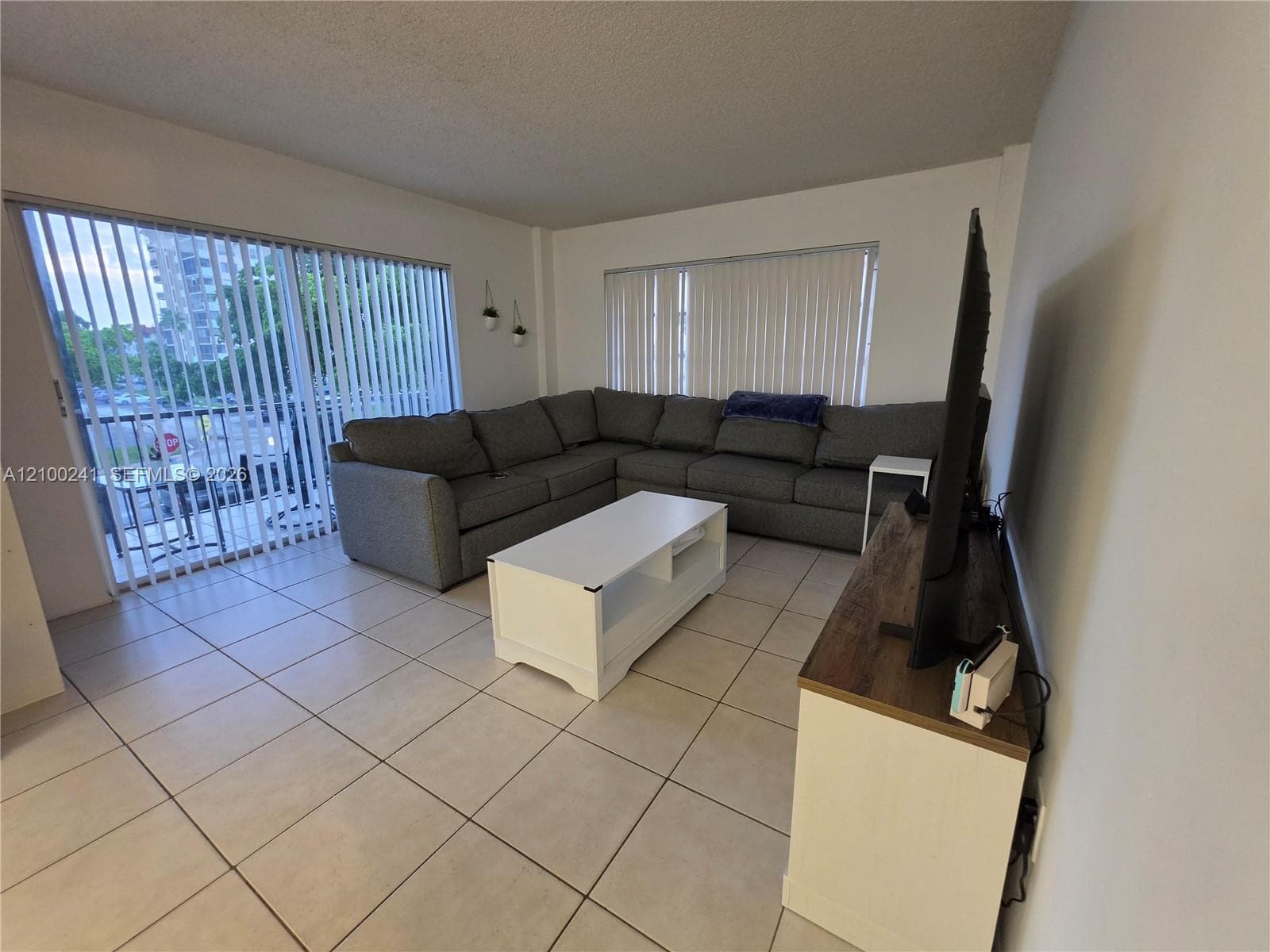 4170 Inverrary Dr # 311, Lauderhill FL 33319