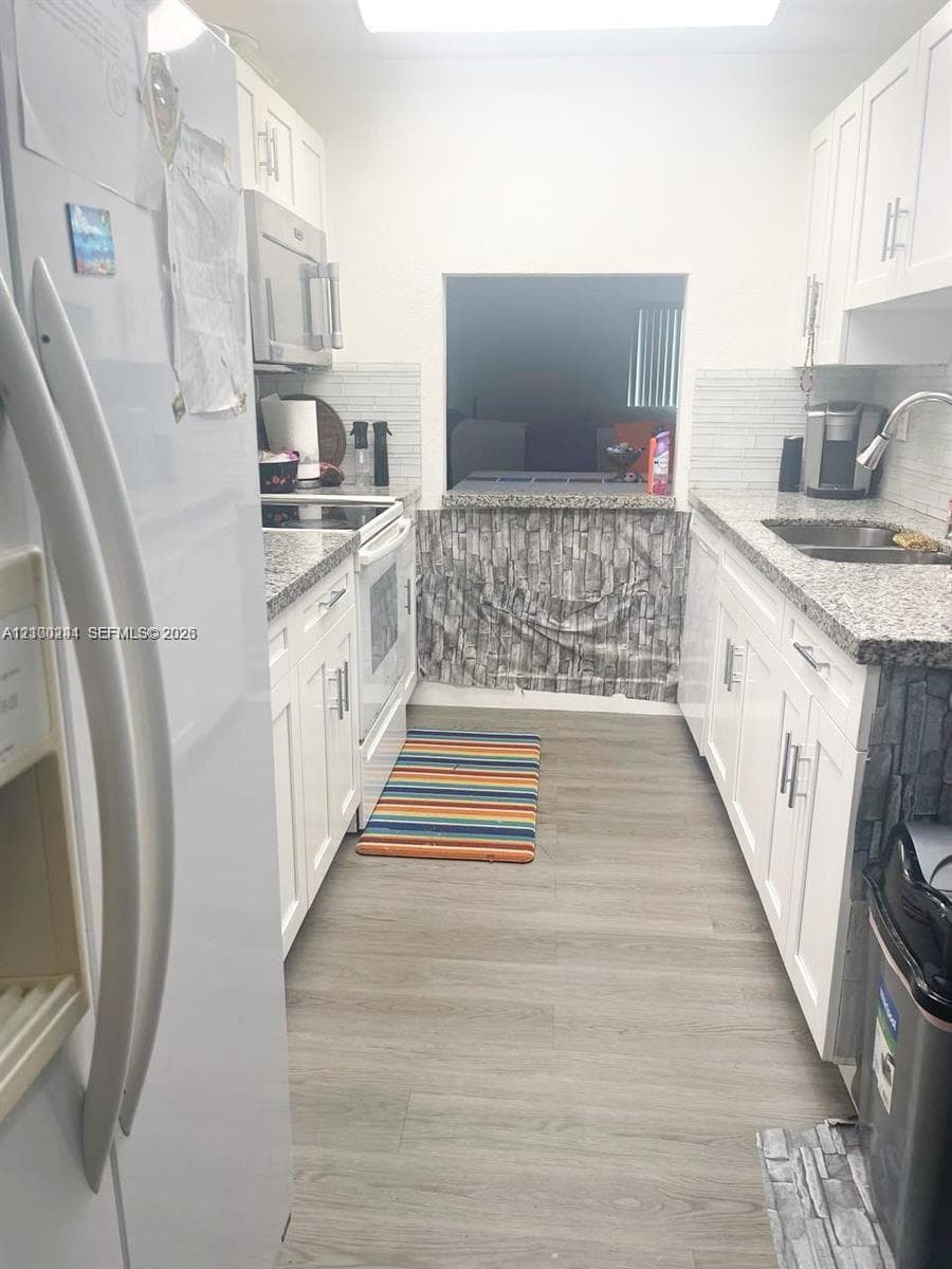 177 Lakeview Dr # 104, Weston FL 33326