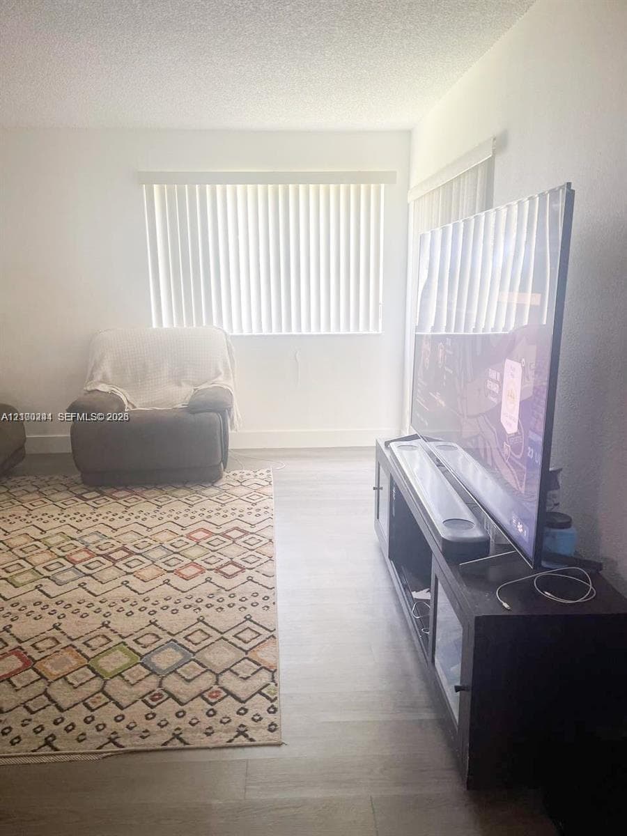 177 Lakeview Dr # 104, Weston FL 33326