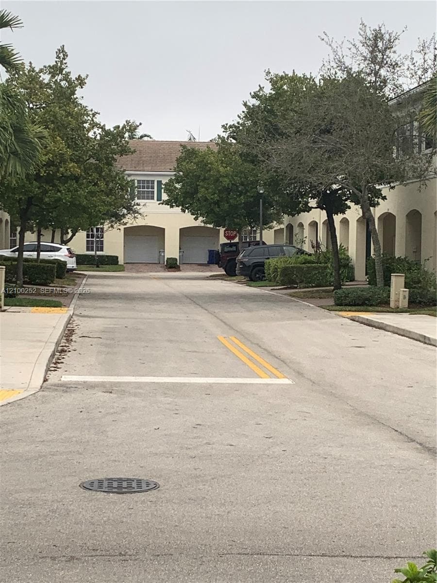 242 SW 7th Ct, Pompano Beach FL 33060