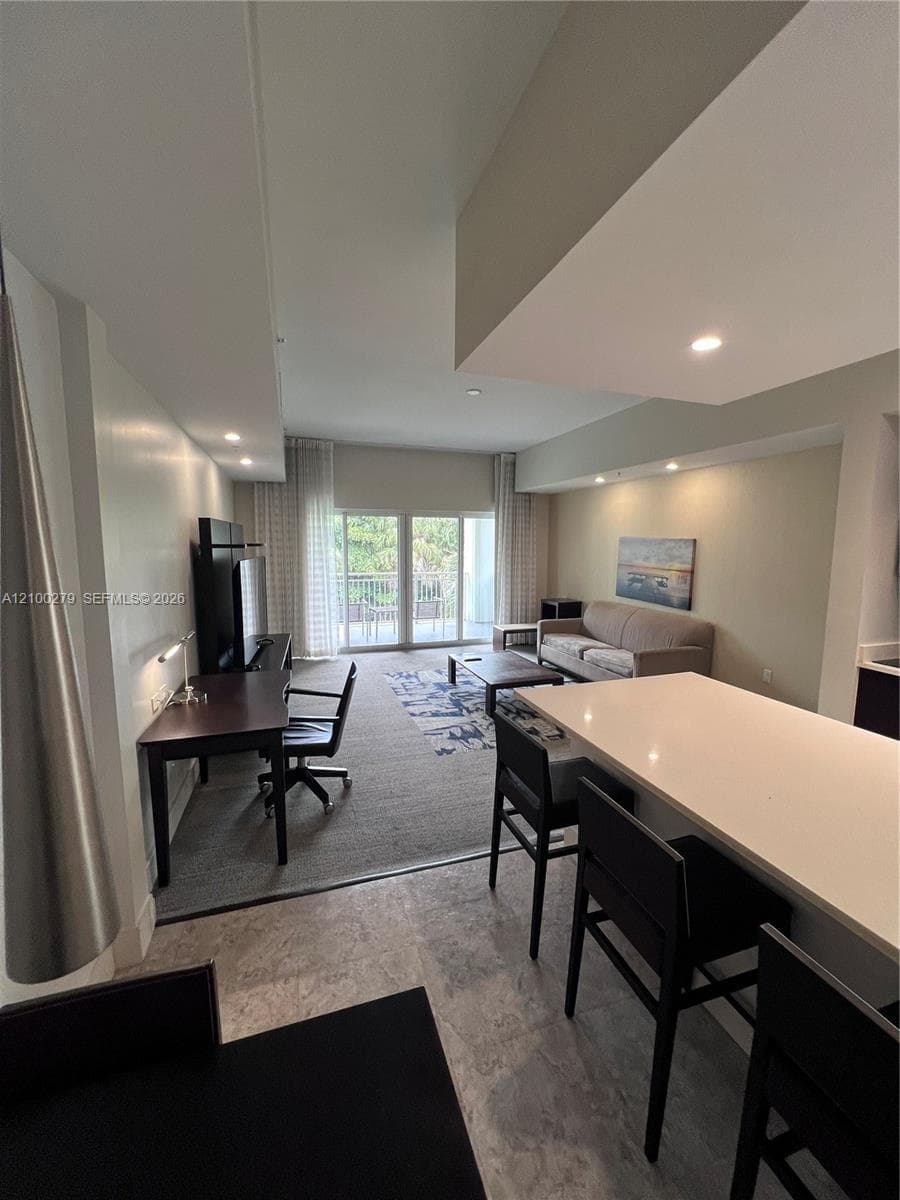 5300 NW 87th Ave # 916, Doral FL 33178