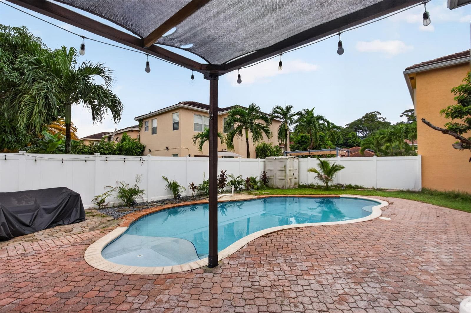 2911 E SABLE Circle, Margate FL 33063