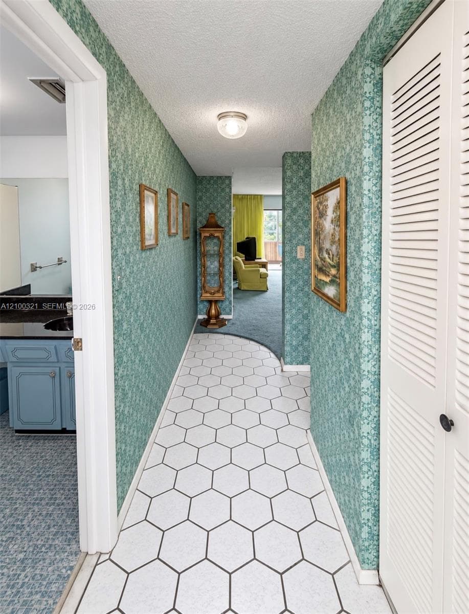 4000 NW 44th Ave # 113, Lauderdale Lakes FL 33319