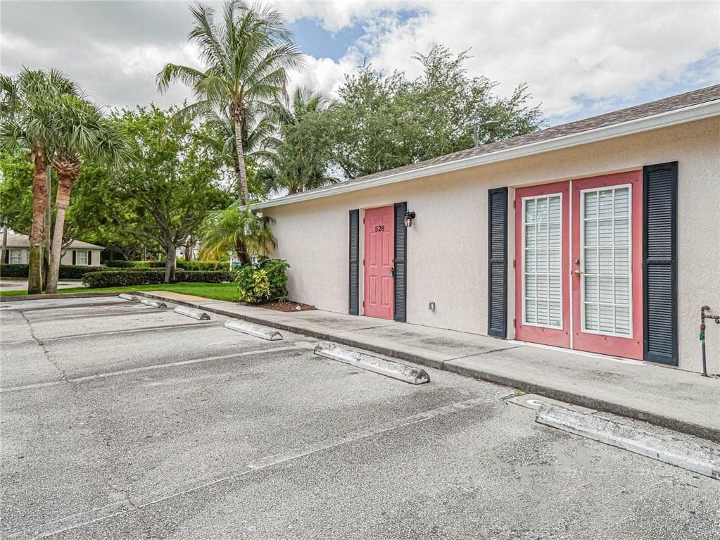 528 13th Place # 528, Vero Beach FL 32960