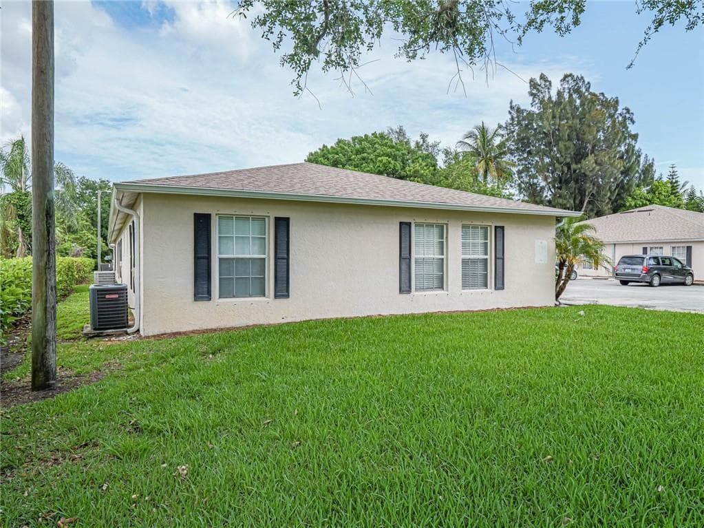 528 13th Place # 528, Vero Beach FL 32960