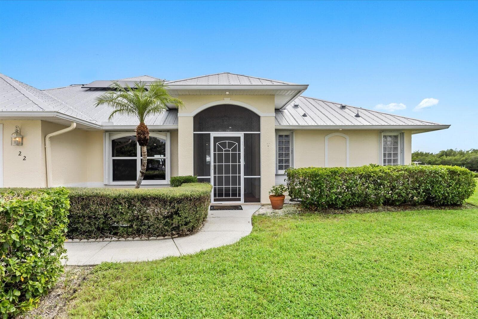 122 Queen Frederika Court, Hutchinson Island FL 34949