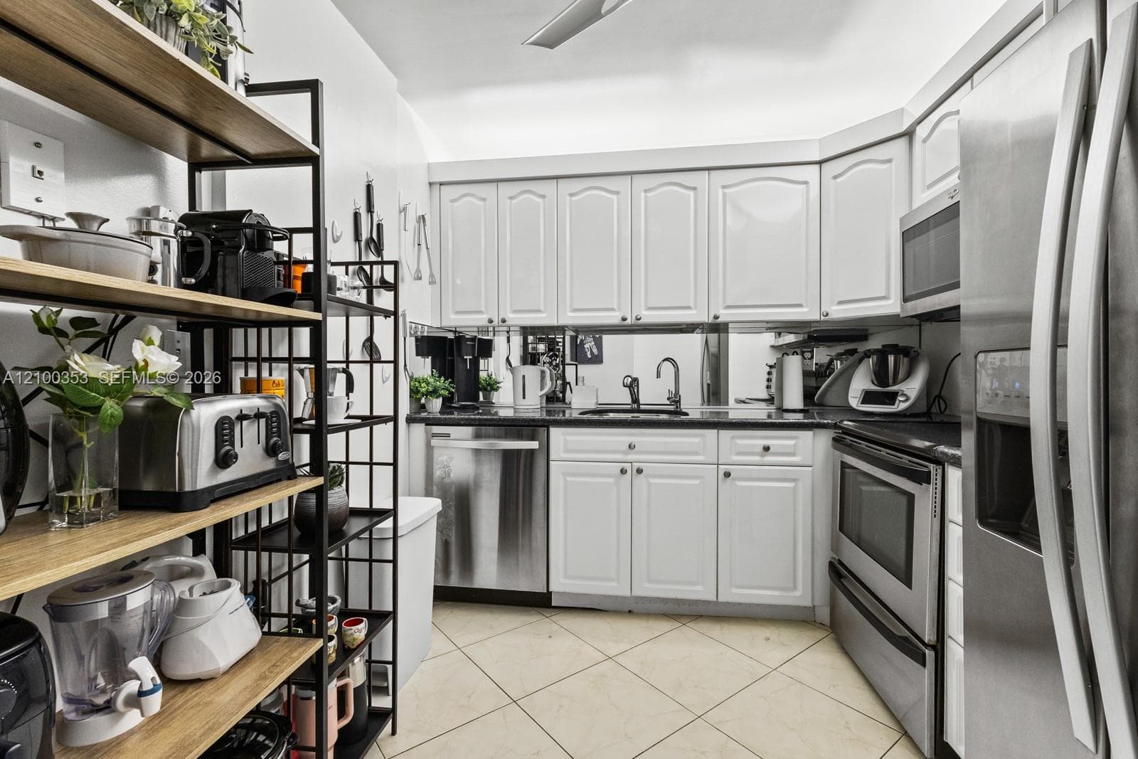 600 Three Islands Blvd # 612, Hallandale Beach FL 33009