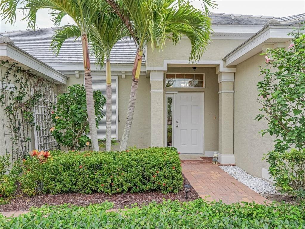 6400 Monserrat Drive, Vero Beach FL 32967