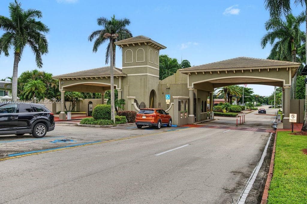 2304 Lucaya Ln # N4, Coconut Creek FL 33066
