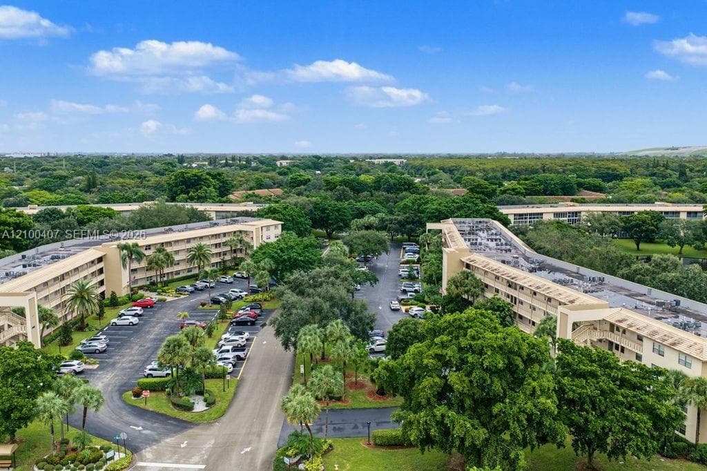 2304 Lucaya Ln # N4, Coconut Creek FL 33066