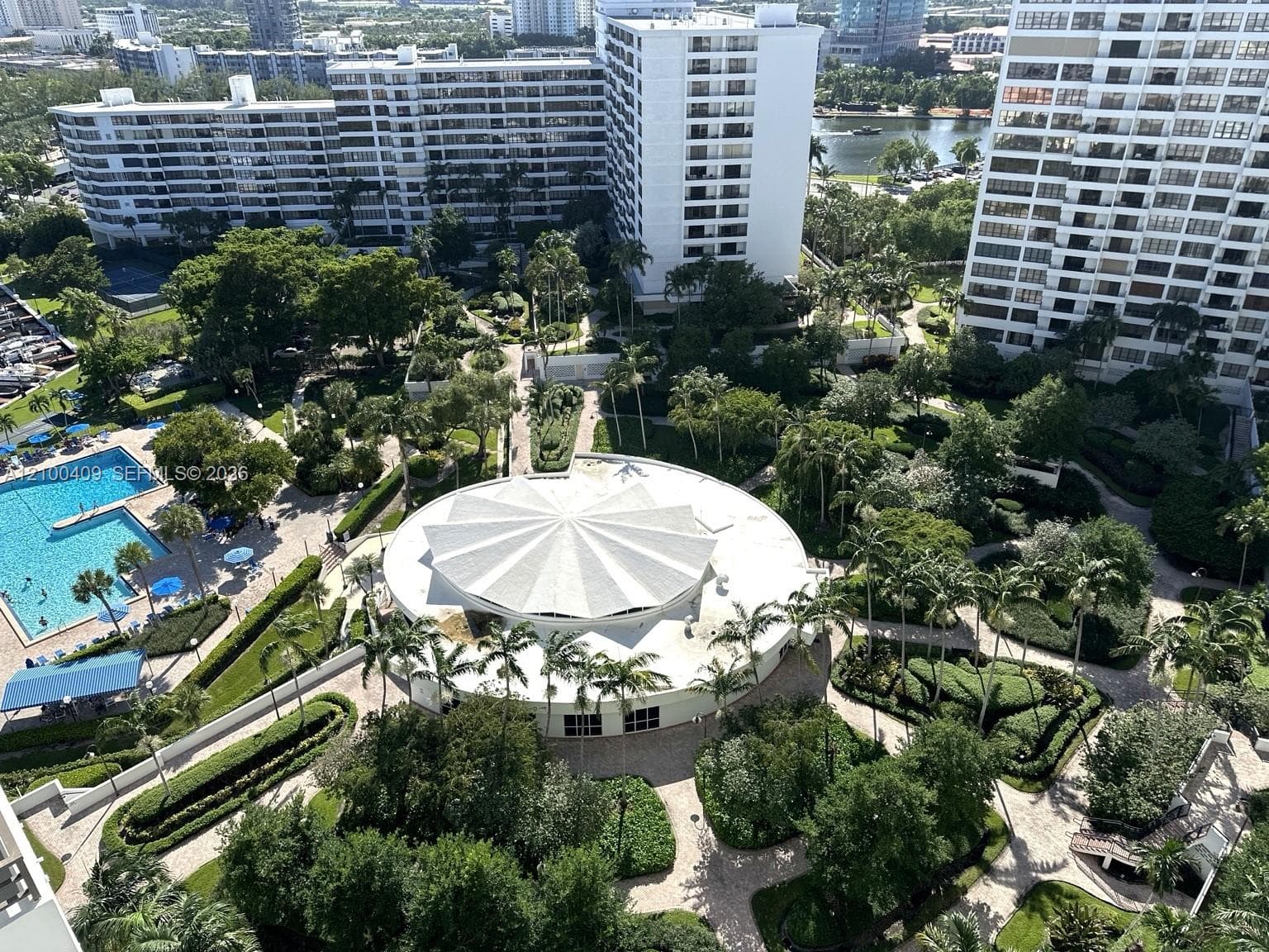 2500 Parkview Dr # 2018, Hallandale Beach FL 33009