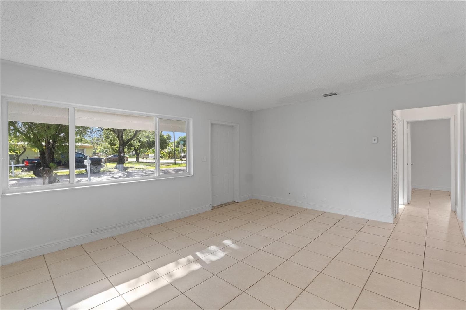 2001 NW 14TH Avenue, Fort Lauderdale FL 33311