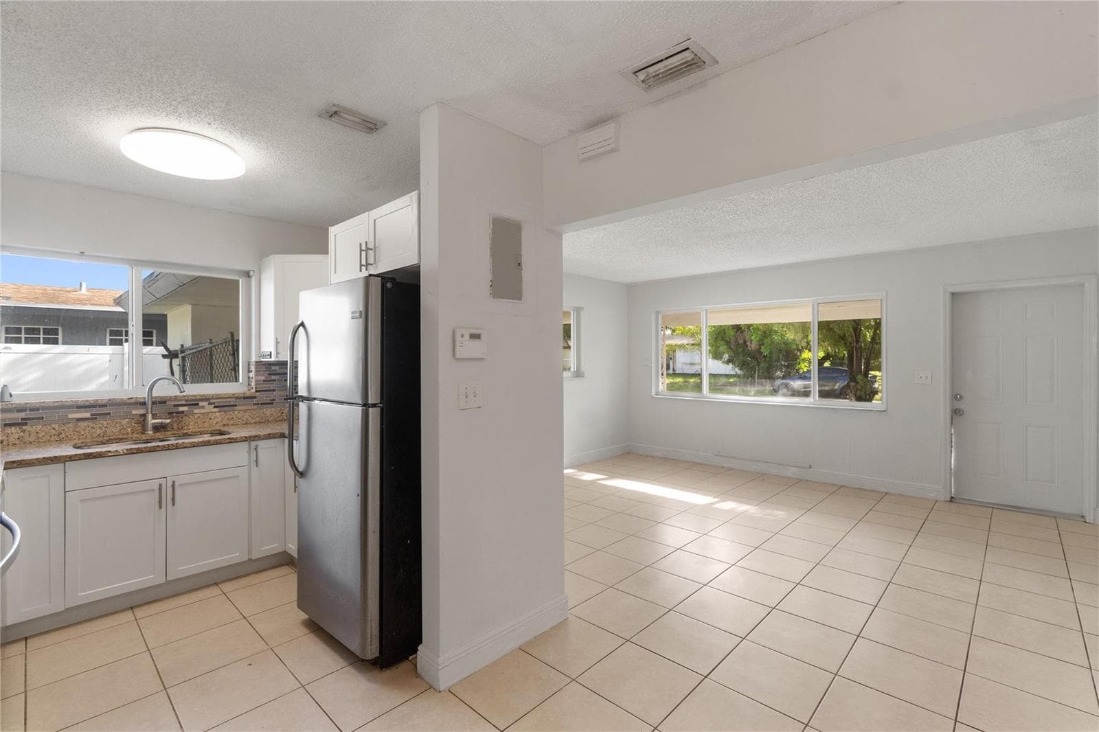 2001 NW 14TH Avenue, Fort Lauderdale FL 33311