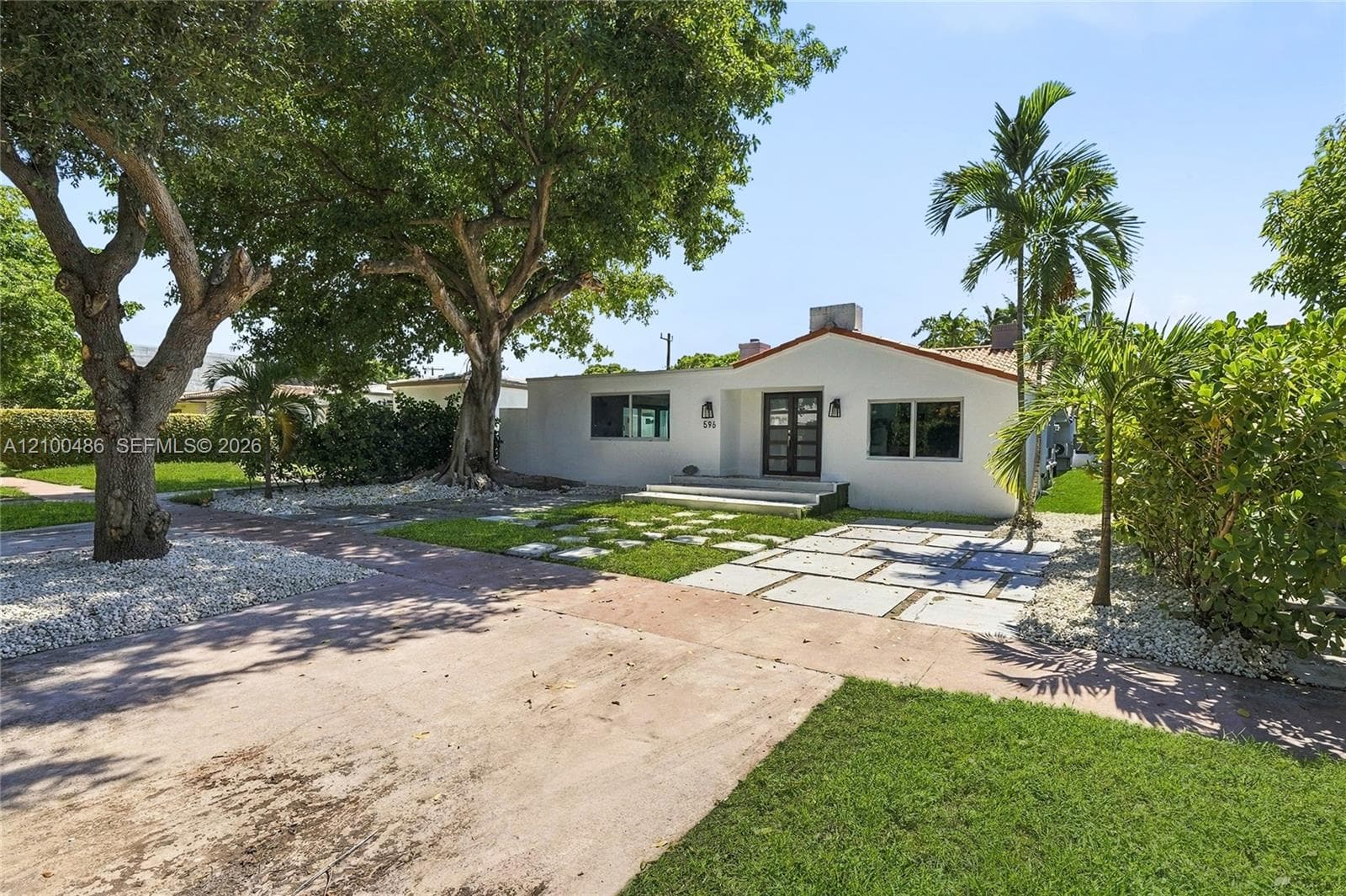 596 W 50th St, Miami Beach FL 33140