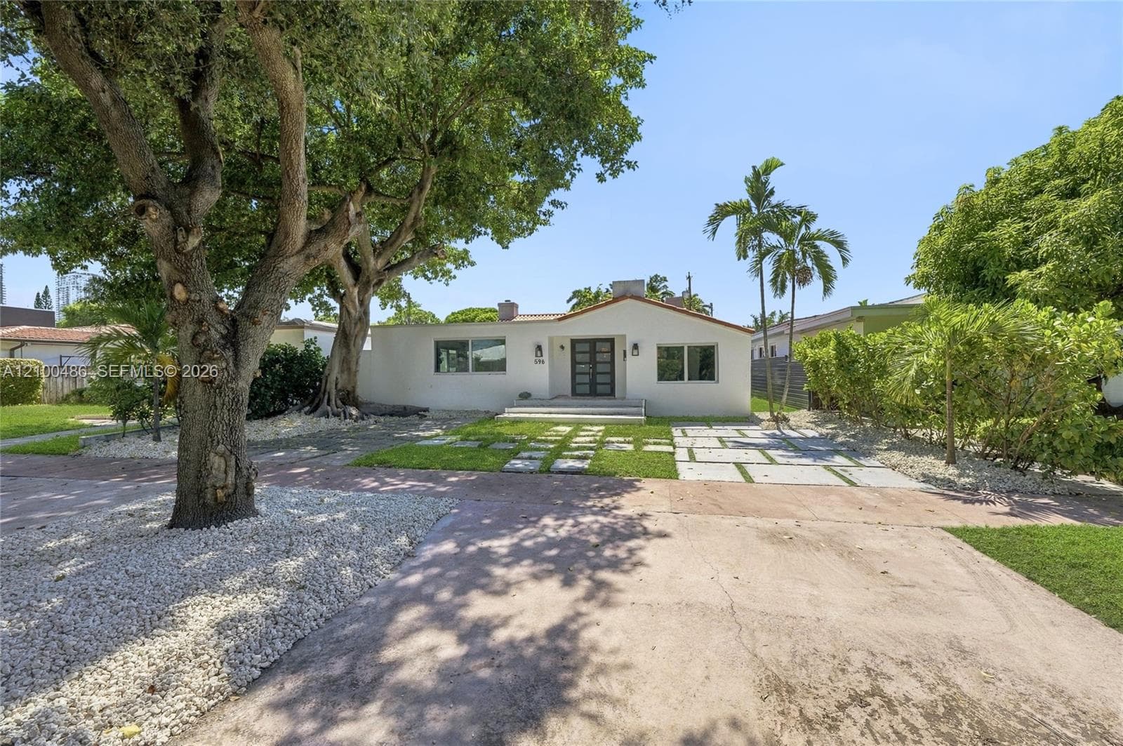 596 W 50th St, Miami Beach FL 33140