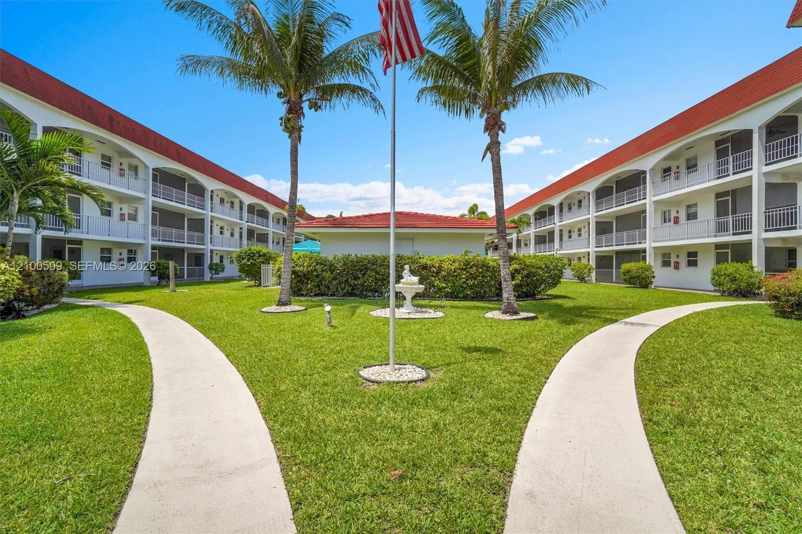 580 Egret Dr # 111, Hallandale Beach FL 33009