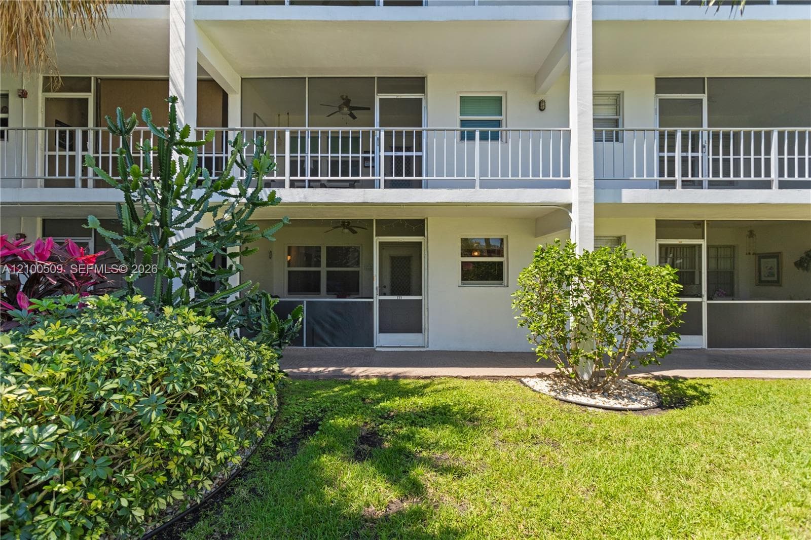580 Egret Dr # 111, Hallandale Beach FL 33009