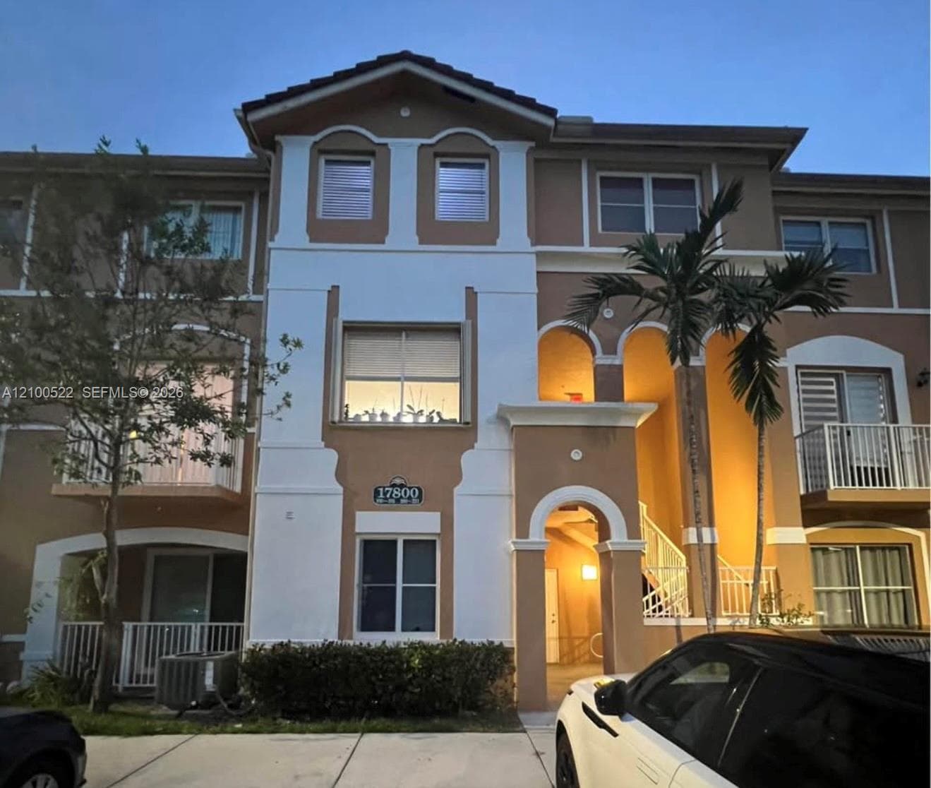 17800 NW 73rd Ave # 21, Hialeah FL 33015