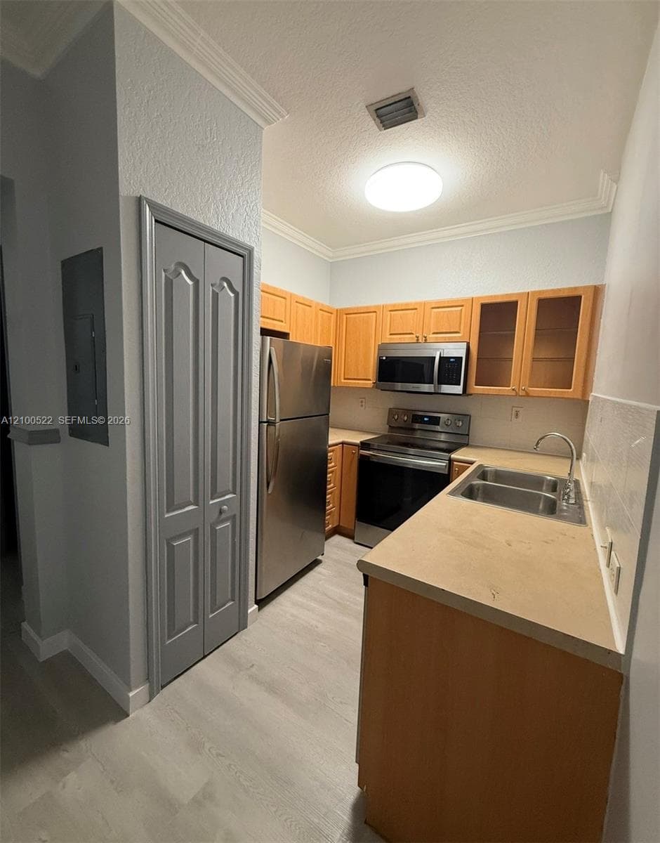 17800 NW 73rd Ave # 21, Hialeah FL 33015