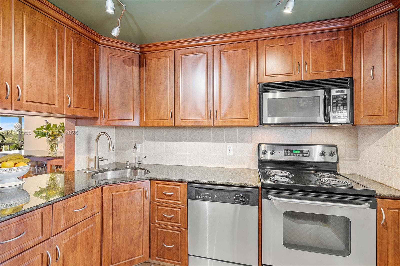 4800 Hillcrest Ln # 504, Hollywood FL 33021