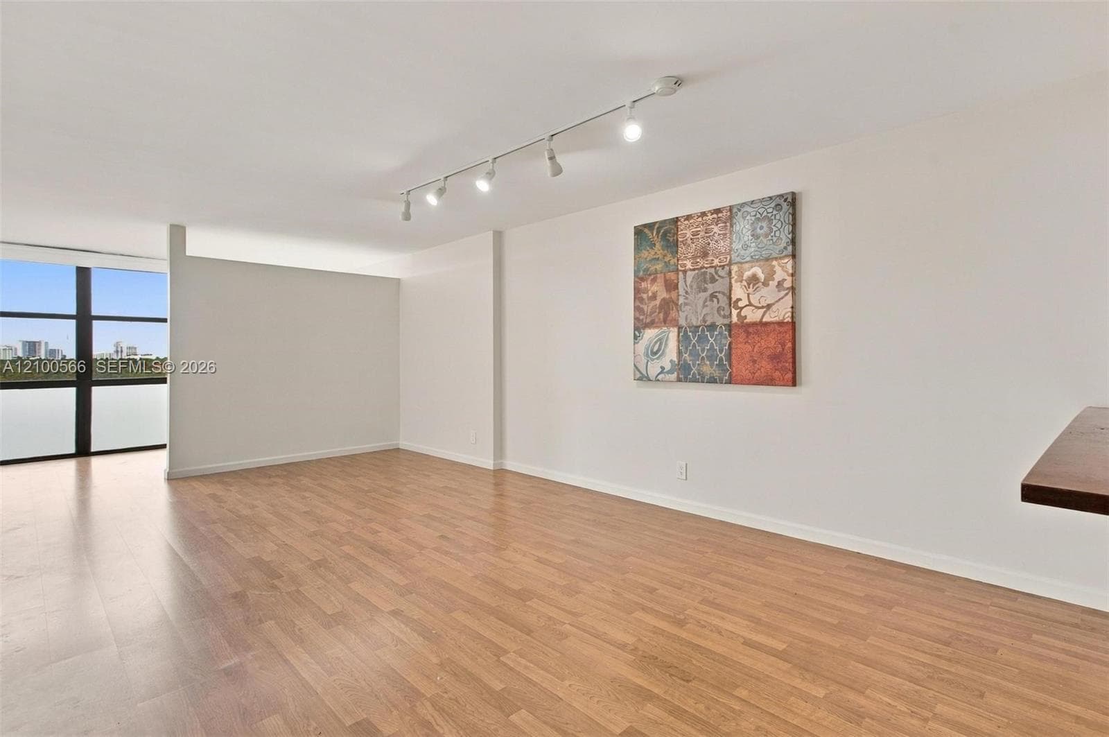 1000 Parkview Dr # 627, Hallandale Beach FL 33009
