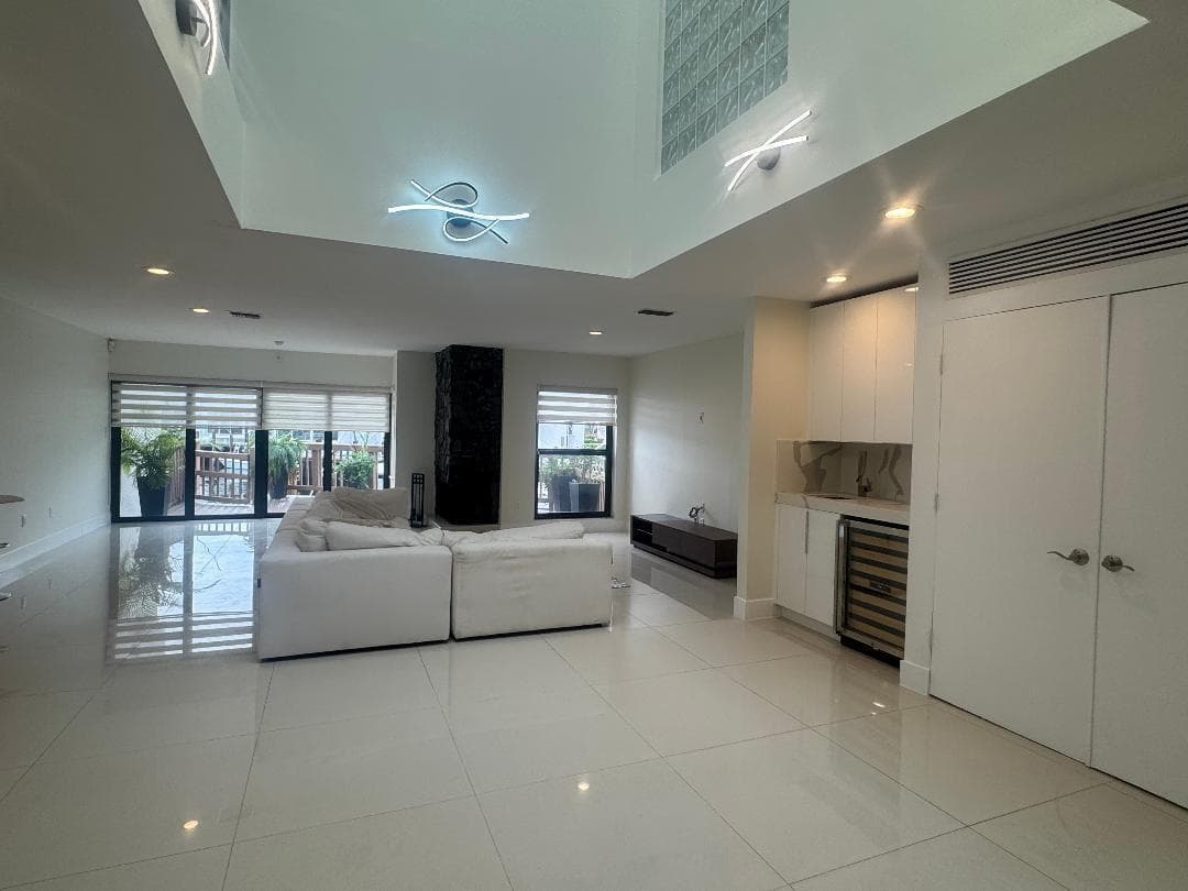 1127 BOCA COVE Lane, Highland Beach FL 33487