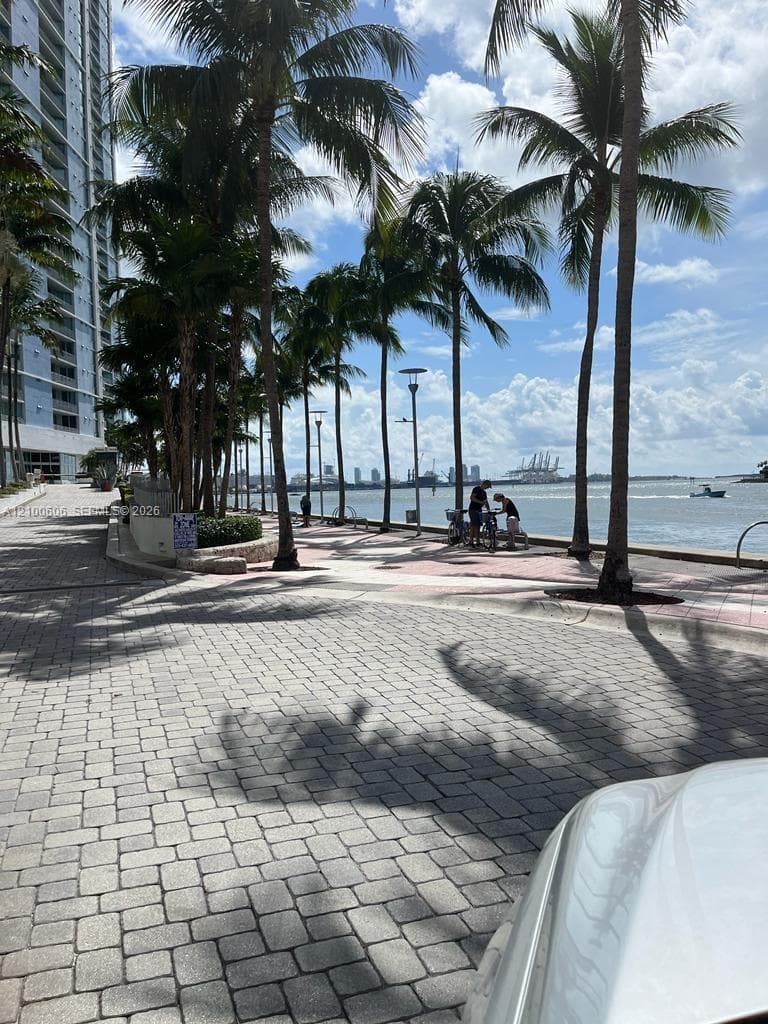 335 S Biscayne Blvd # 3500, Miami FL 33131