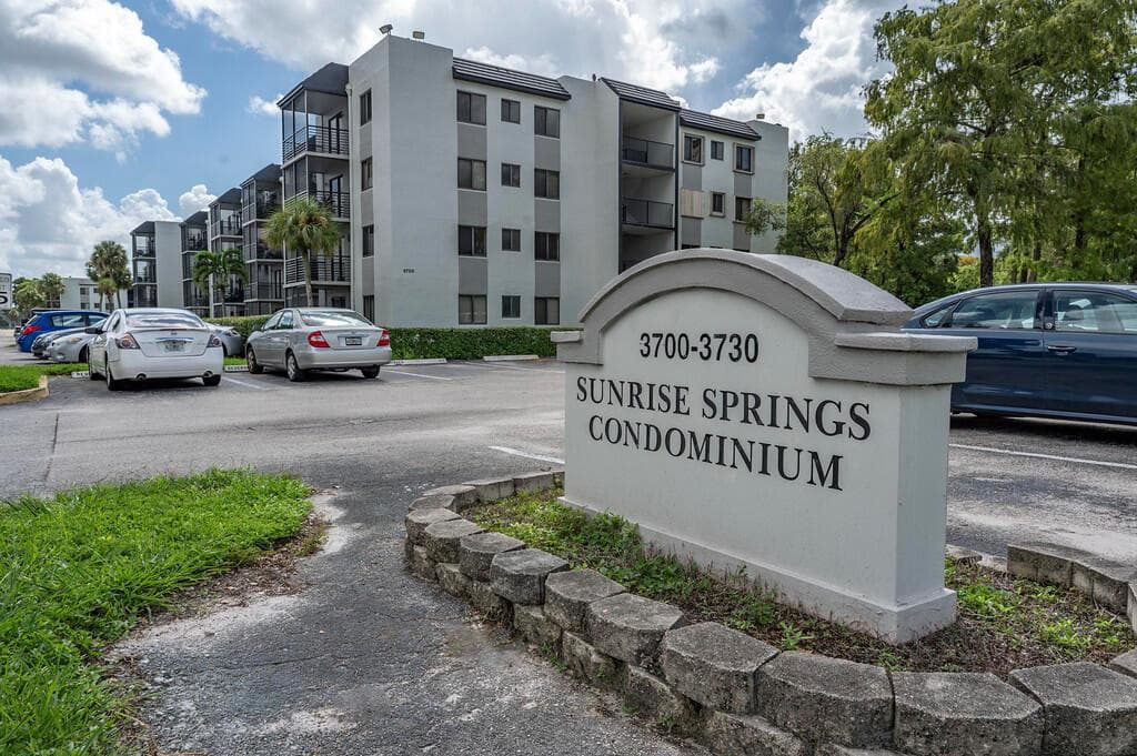 3720 N Pine Island Road N # 330, Sunrise FL 33351