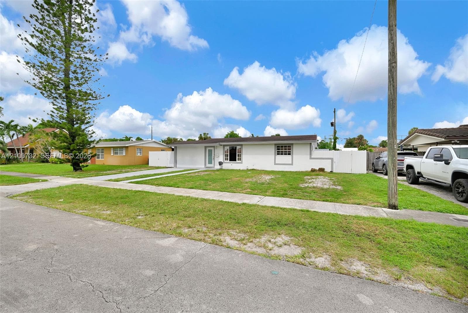 1271 W 79th St, Hialeah FL 33014