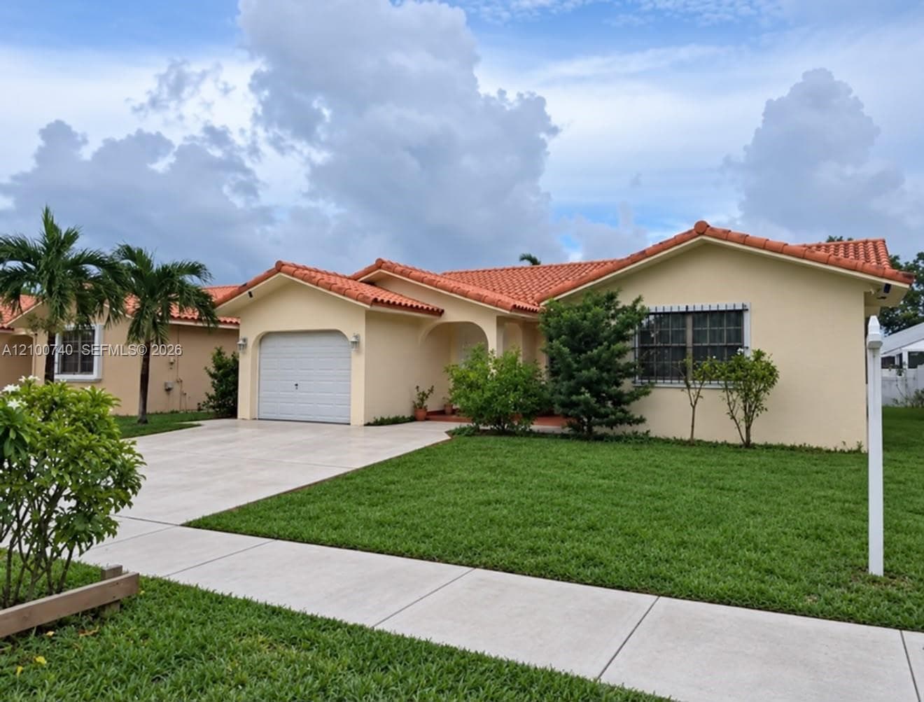 7557 W 4th Ln, Hialeah FL 33014
