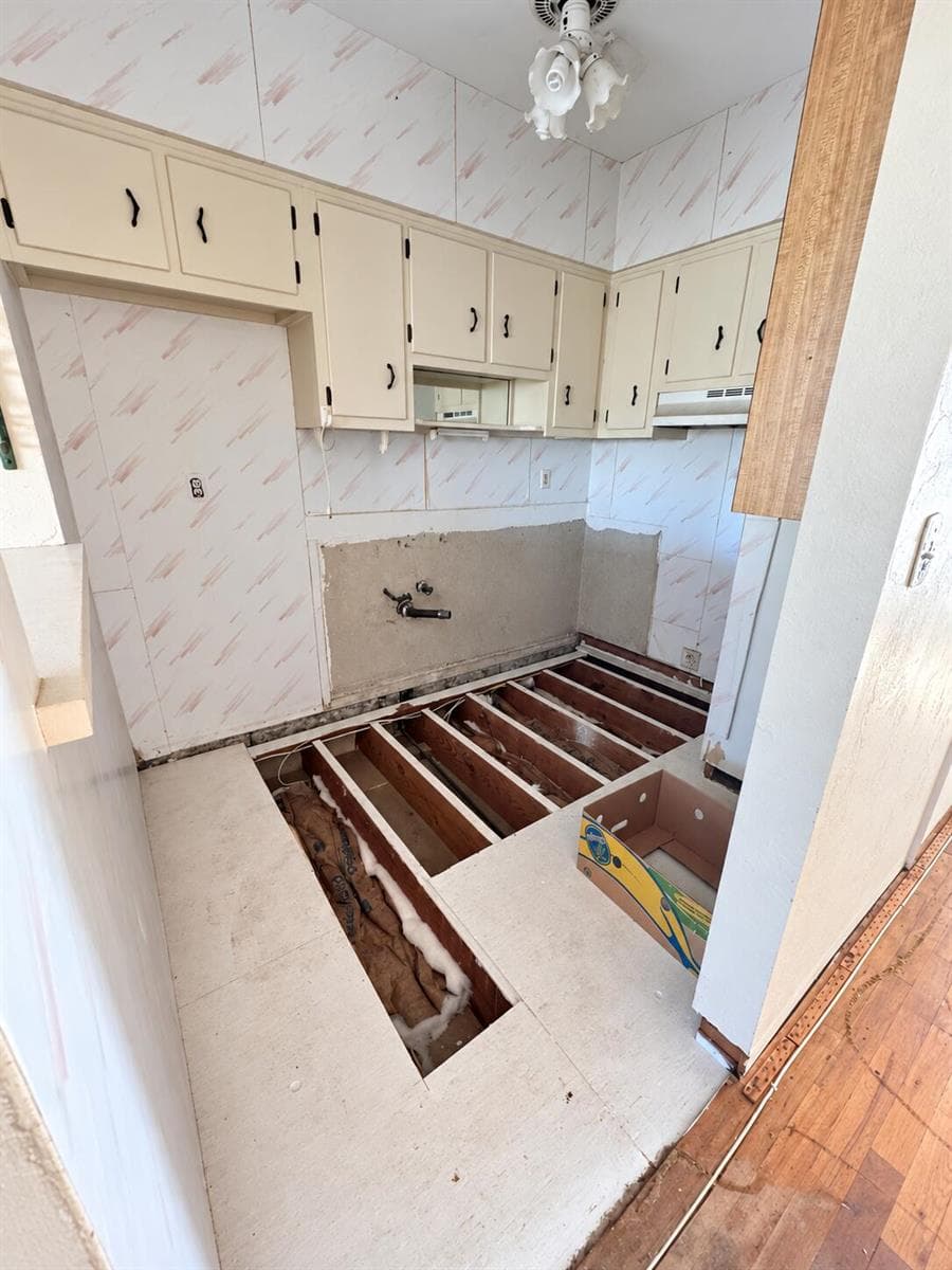600 LAYNE Boulevard # 211, Hallandale Beach FL 33009