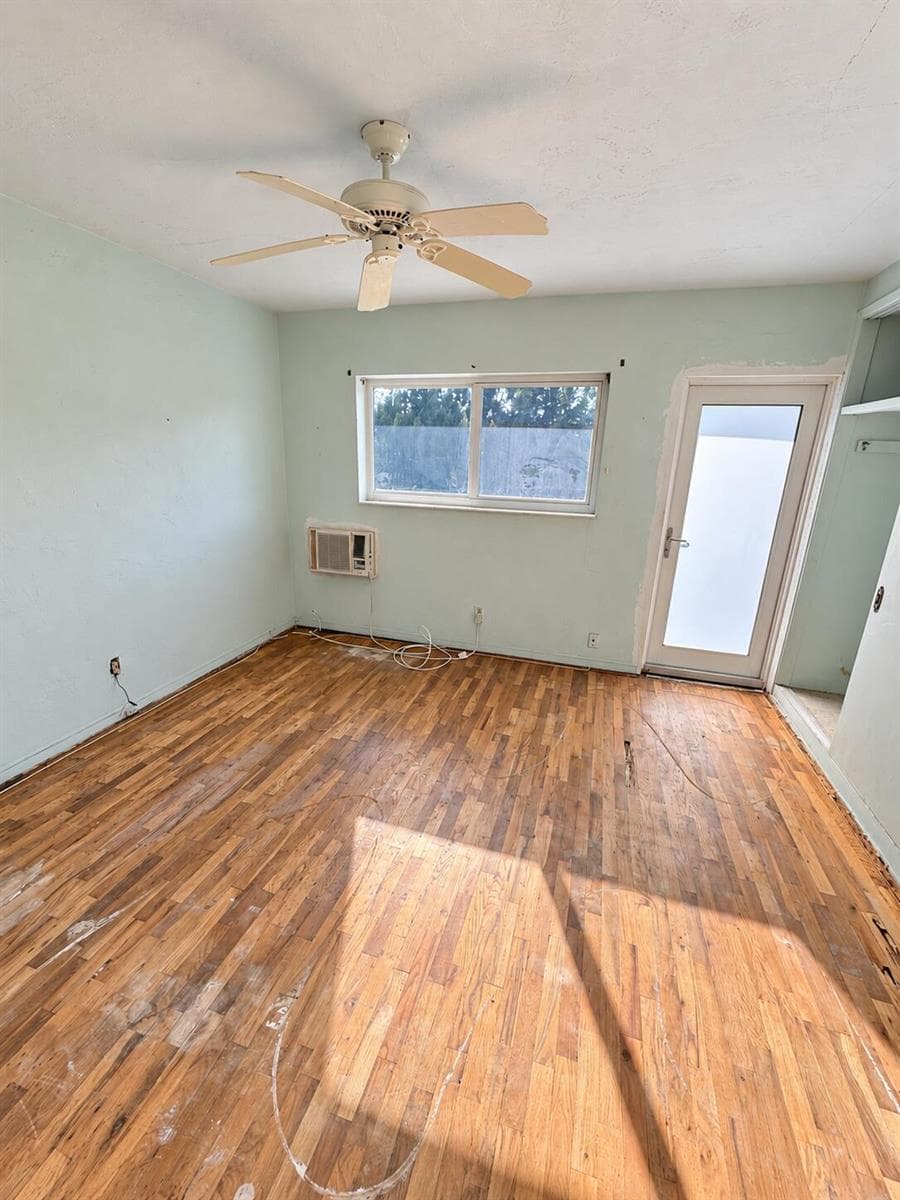 600 LAYNE Boulevard # 211, Hallandale Beach FL 33009