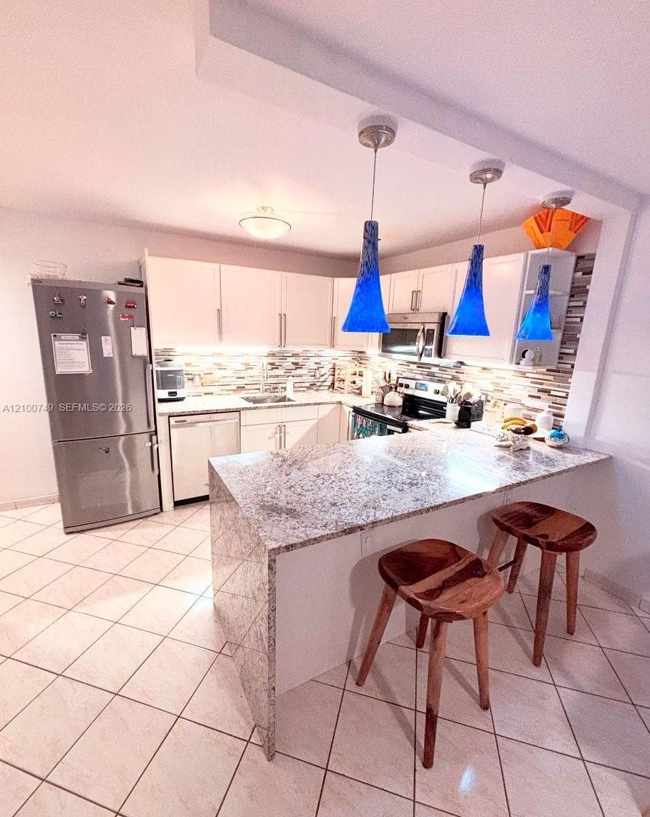 1020 Meridian Ave # 208, Miami Beach FL 33139