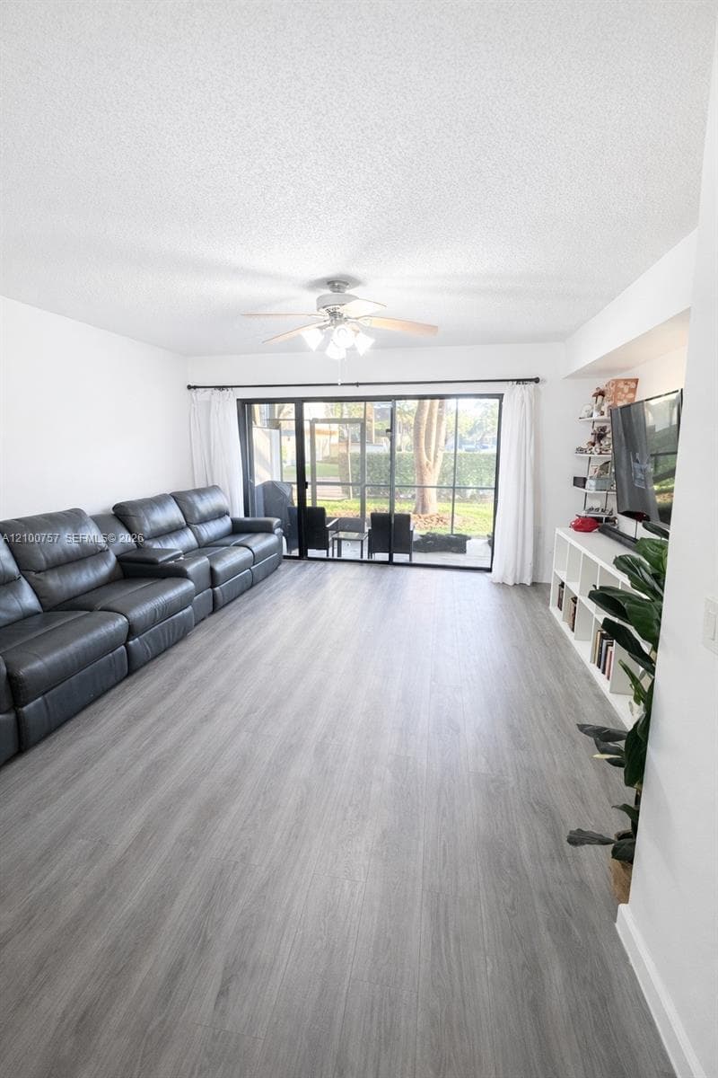 4321 SW 70th Ter, Davie FL 33314