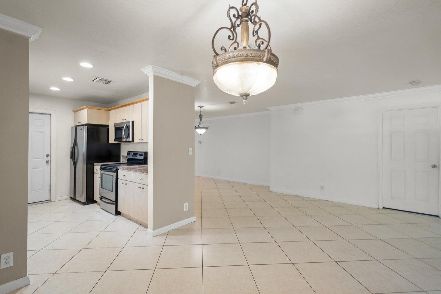 2241 NW 3RD Street, Pompano Beach FL 33069